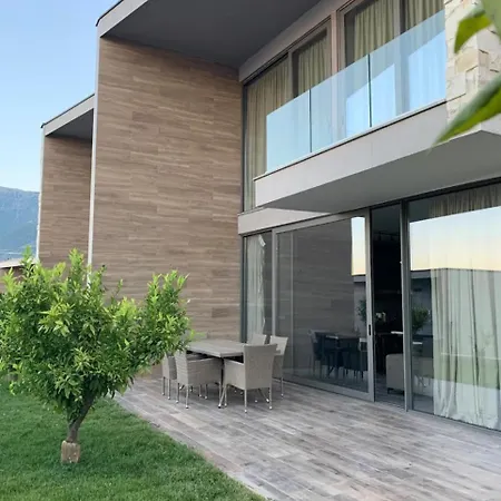 Villa 58 *